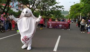 Tema ceremoniei de deschidere este întâlnirea întregii omeniri și reducerea diferențelor prin umanitate, respect și incluziune. Fotbalul ne reunește ca un singur trib, Pământul este cortul în care trăim cu toții