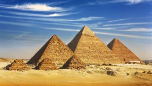 Un tur digital 3D îți permite să explorezi interiorul Marii Piramide din Giza. Piramida, cunoscută, totodată, și ca Piramida lui Keops, a fost fotografiată de către cercetătorii Universității Harvard în sprijinul creării unui 3D-tur