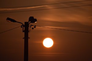 Energia electrică se ieftinește cu mai bine de un leu pentru populația din centrul și sudul Republicii Moldova și cu aproape un leu în regiunea de nord