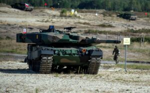 Guvernul german a dat undă verde transportului de tancuri „Leopard 2” către Ucraina, potrivit rapoartelor din Der Spiegel. Site-ul german de știri online a spus că guvernul este pregătit să autorizeze transferul a cel puțin unei companii de model „Leopard 2A6”.