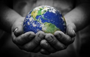 Astăzi, Ziua Planetei Pământ reprezintă o ocazie importantă pentru a atrage atenția asupra problemelor legate de mediu și pentru a promova acțiuni concrete în vederea protejării planetei noastre. Cu toate acestea, problema poluării și a schimbărilor climatice rămâne o provocare majoră pentru societatea noastră.