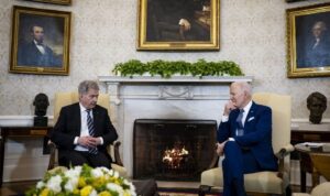 Ziarul finlandez Helsinki Sanomat a anunțat luni, citându-l pe oficialul Ministerului de Externe finlandez Mikael Antell, că discuțiile privind noul acord de cooperare ar putea permite construirea unei infrastructuri militare semnificative pe teritoriul finlandez. Acordul propus nu ar include armele nucleare.