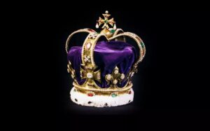 Astăzi, regele Charles al III-lea va fi încoronat la Westminster Abbey din Londra, devenind astfel al patruzeci și unu-lea monarh încoronat în această celebră abatie. Westminster Abbey a fost locul în care s-au desfășurat încoronările regale încă din anul 1066, când William Cuceritorul a devenit primul monarh uns rege.