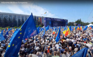 Peste 75.000 de oameni au participat la Adunarea Națională "Moldova Europeană" indică Poliția Republicii Moldova pe canalul telegram cu același nume. Scopul Adunării Naționale "Moldova Europeană" a fost de a transmite comunității internaționale dorința cetățenilor Republicii Moldova de a face parte din familia europeană.